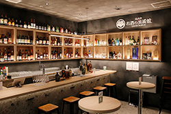 全国で118店を展開する「お酒の美術館」（写真はBiVi二条店）